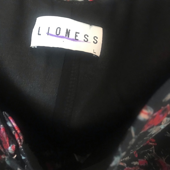 Lioness Sweethearts Long Sleeve Black Floral Top - Picture 8 of 8